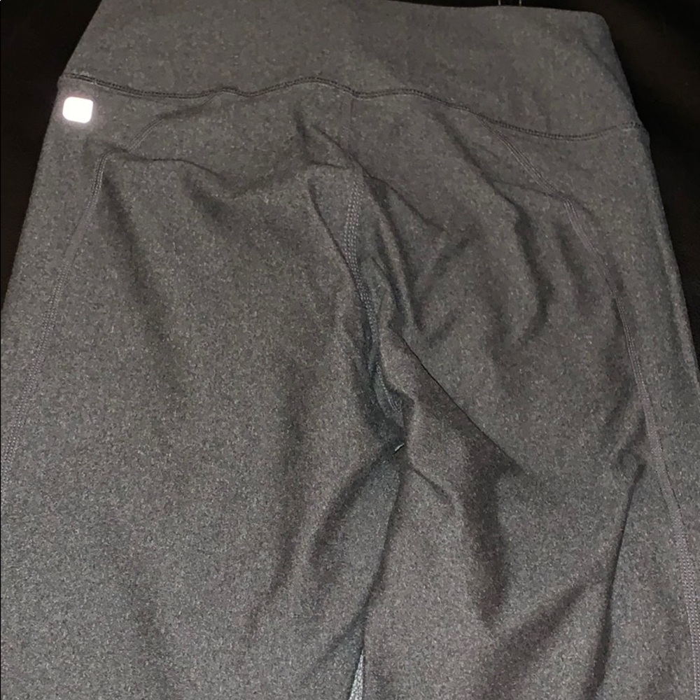 Athletic leggings